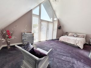 Bedroom- click for photo gallery
